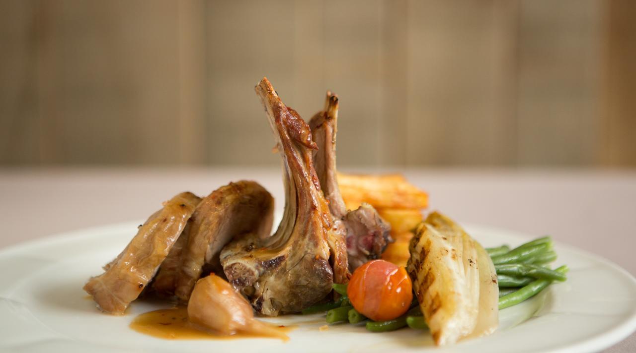 Saint-Palais  Hotel-Restaurant De La Paix מראה חיצוני תמונה